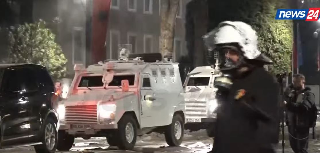 Tensions peak: boulevard sealed off as RENEA special forces deploy