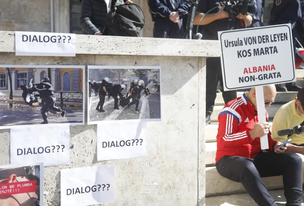 Young people call a national protest for Saturday at 10:00 outside the Prime Minister’s Office